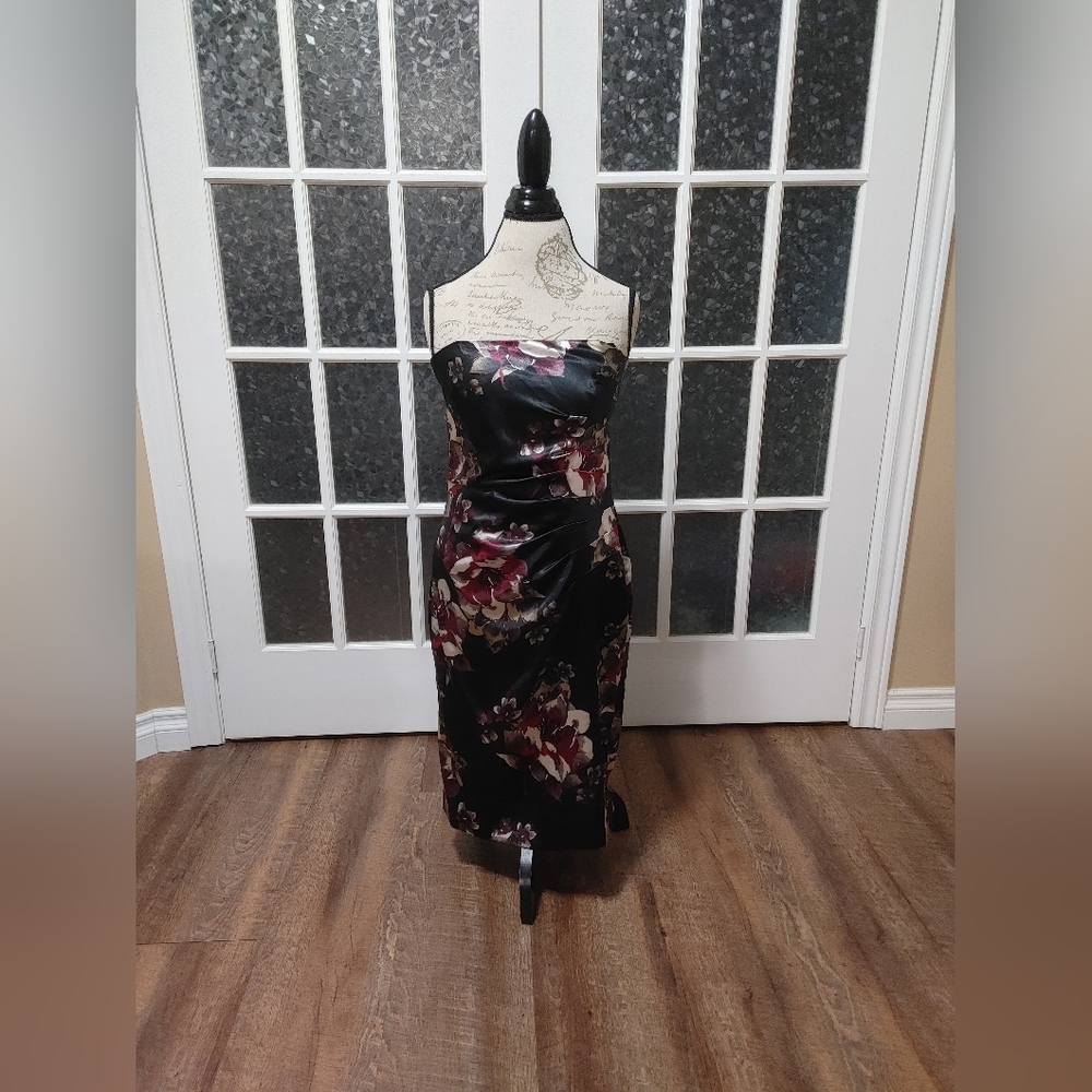 Le Chateau Womens Black And Pink Floral Strapless Dress